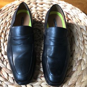 Florsheim Mens Leather dress shoes.